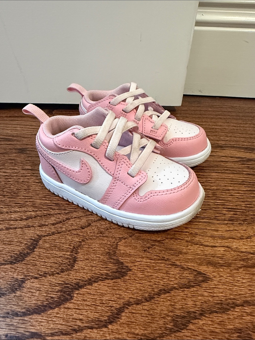 Nike Jordan 1 Low Alt